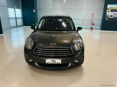 Usata Mini Cooper D Countryman Business 111 CV (81 kW) 2014 Grigio SUV