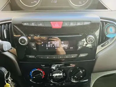 Usata Lancia Ypsilon 90 CV (66 kW) 2011 Utilitaria