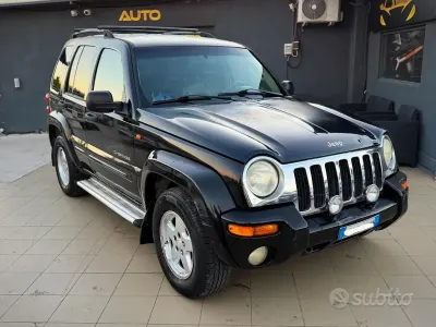 Usata Jeep Cherokee Limited 150 CV (110 kW) 2003 Nero SUV