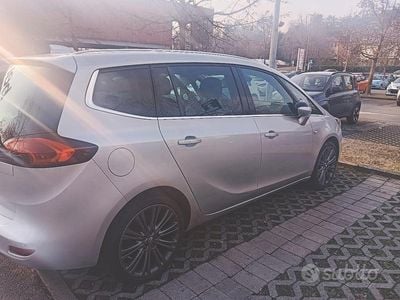 Usata Opel Zafira 2017 Grigio Monovolume