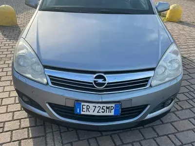 Usata Opel Astra 101 CV (74 kW) 2008 Station wagon