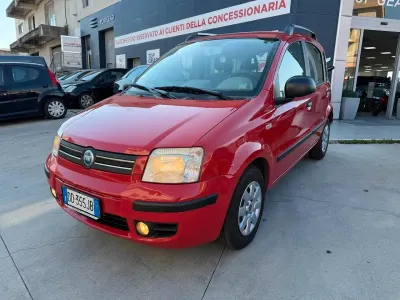Usata Fiat Panda Dynamic 69 CV (50 kW) 2006 Rosso Utilitaria