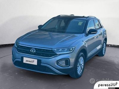 Usata VW T-Roc Life 116 CV (85 kW) 2024 Grigio SUV