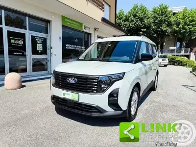 Usata Ford Tourneo Courier Titanium 125 CV (91 kW) 2025 Grigio Monovolume
