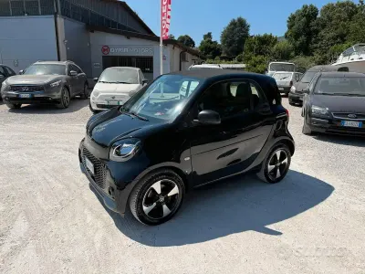 Usata Smart ForTwo Coupé Passion 41 kW (56 CV) 2021 Nero Utilitaria