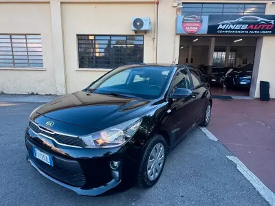Usata Kia Rio 83 CV (61 kW) 2017 Nero Berlina