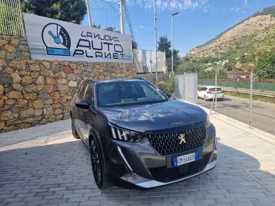 Usata Peugeot 2008 GT 131 CV (96 kW) 2023 Grigio SUV