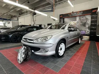 Usata Peugeot 206 CC Quiksilver 109 CV (80 kW) 2004 Argento Cabrio