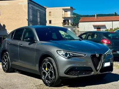 Usata Alfa Romeo Stelvio 190 CV (139 kW) 2021 Grigio SUV