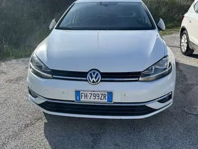 Usata VW Golf VII Highline 116 CV (85 kW) 2017 Berlina