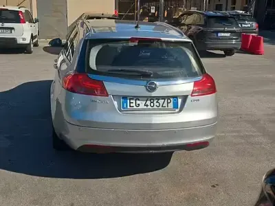 Usata Opel Insignia 160 CV (117 kW) 2011 Grigio Station wagon