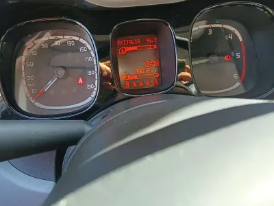 Usata Fiat Panda Lounge 75 CV (55 kW) 2012 Rosso Utilitaria