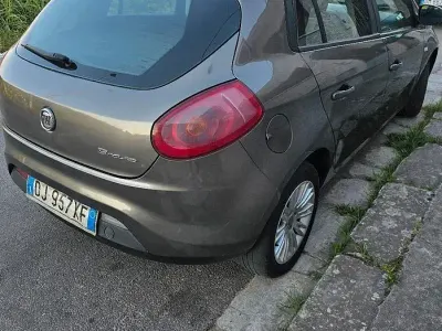 Usata Fiat Bravo 120 CV (88 kW) 2007 Marrone Utilitaria
