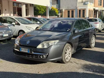 Usata Renault Laguna III Techno 150 CV (110 kW) 2009 Grigio Berlina