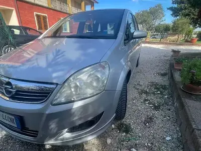 Usata Opel Zafira 94 CV (69 kW) 2008 Grigio Monovolume