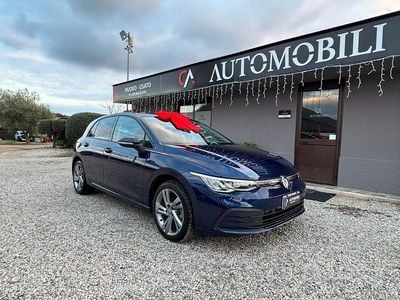 Begagnad VW Golf VIII Style 116 HK (85 kW) 2021 Blå Sedan