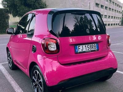 Begagnad Smart ForFour 2017 Röd Halvkombi