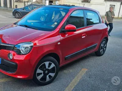 Usata Renault Twingo 50 kW (69 CV) 2025 Rosso Utilitaria