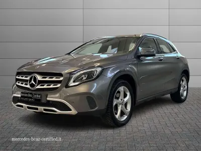Usata Mercedes GLA200 136 CV (100 kW) 2019 Grigio metallizzato SUV