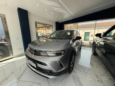 Usata Opel Mokka Elegance 131 CV (96 kW) 2022 Grigio SUV