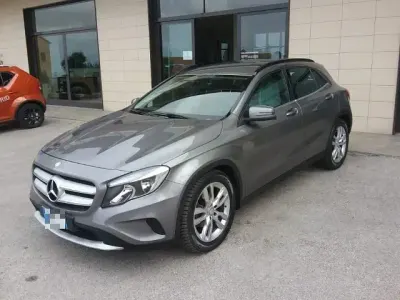 Begagnad Mercedes GLA220 Premium 177 HK (130 kW) 2016 Grå SUV