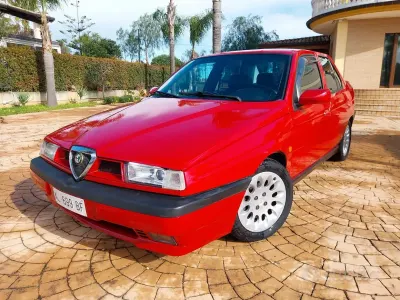 Usata Alfa Romeo 155 Super 150 CV (110 kW) 1996 Rosso Berlina