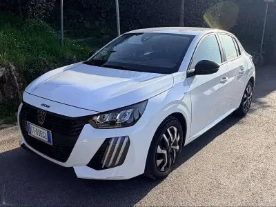 Usata Peugeot 208 Active 101 CV (74 kW) 2024 Bianco Utilitaria