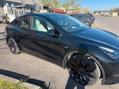 Usata Tesla Model Y Performance 392 kW (534 CV) 2024 Nero SUV