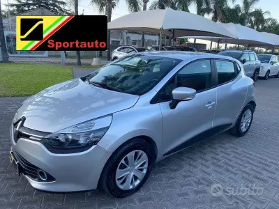 Usata Renault Clio IV 75 CV (55 kW) 2014 Grigio Berlina