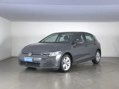 Käytetty VW Golf VIII Life 150 HP (110 kW) 2022 Sedan