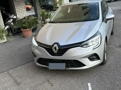 Usata Renault Clio V Intens 86 CV (63 kW) 2020 Grigio Berlina