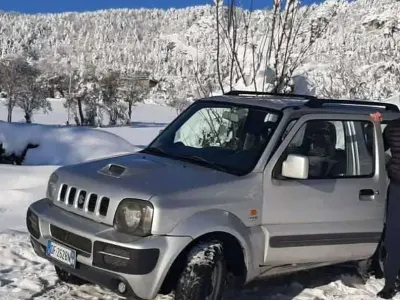 Usata Suzuki Jimny 86 CV (63 kW) 2006 Argento SUV