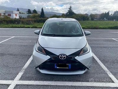 Grigio Usata 2017 Toyota Aygo X-play Utilitaria | 8000 € (Buon prezzo)