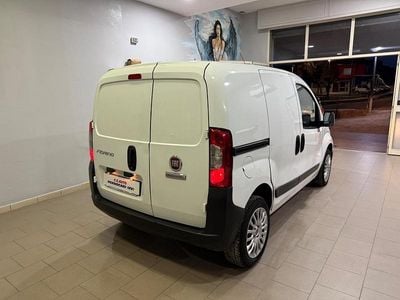 Begagnad Fiat Fiorino 95 HK (69 kW) 2019 Vit Minibuss
