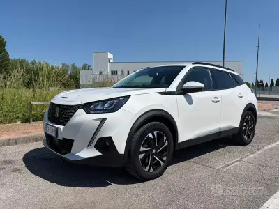 Begagnad Peugeot e-2008