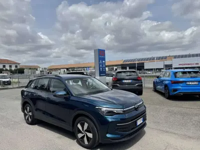 Usata VW Tiguan Life 150 CV (110 kW) 2024 Nightshade blue metallizzato SUV