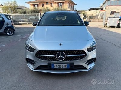 Begagnad Mercedes B200 Premium 163 HK (119 kW) 2019 Grå Minibuss