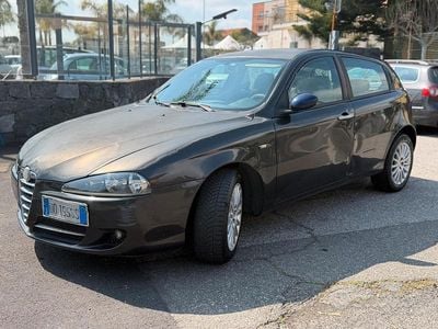 Usado Alfa Romeo 147 150 CV (110 kW) 2006 Negro Utilitario