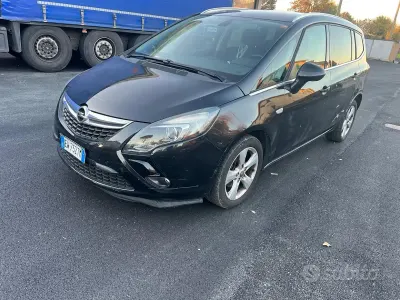 Usata Opel Zafira Tourer Cosmo 150 CV (110 kW) 2014 Nero Monovolume