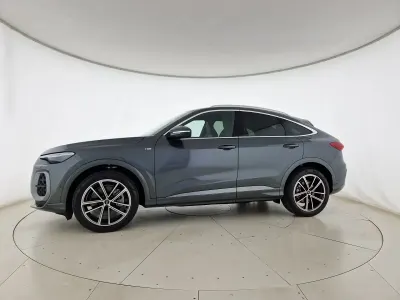 Usata Audi Q5 Sportback S-Line 204 CV (150 kW) 2025 Grigio daytona perlato SUV
