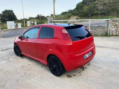 Usata Fiat Grande Punto Sport 90 CV (66 kW) 2007 Rosso Utilitaria