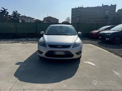 Usata Ford Focus 145 CV (106 kW) 2009 Grigio Berlina