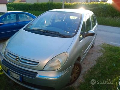 Usata Citroën Xsara Picasso 109 CV (80 kW) 2009 Grigio Monovolume
