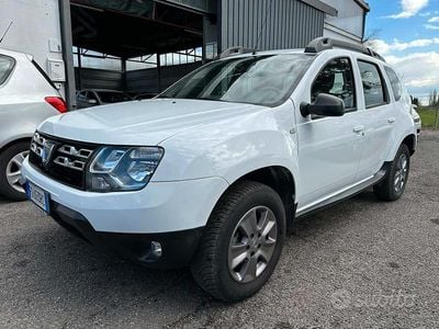 Usata Dacia Duster Lauréate 110 CV (80 kW) 2016 Bianco SUV