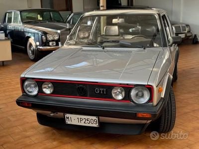 Begagnad VW Golf II GTI 112 HK (82 kW) 1983 Grå Halvkombi