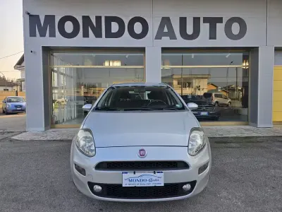 Usata Fiat Punto Lounge 75 CV (55 kW) 2015 Argento Utilitaria