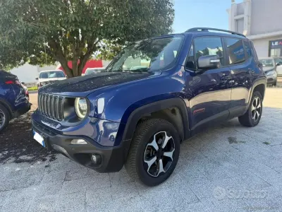 Usata Jeep Renegade Trailhawk 170 CV (125 kW) 2019 Blu/azzurro SUV