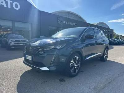 Begagnad Peugeot 3008 Allure 131 HK (96 kW) 2023 Blå SUV
