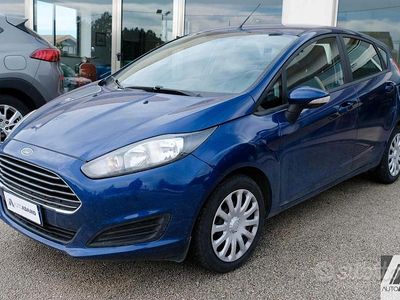 Usata Ford Fiesta 96 CV (70 kW) 2014 Blu Utilitaria