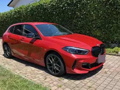 Usata BMW 120 190 CV (139 kW) 2023 Rosso Berlina
